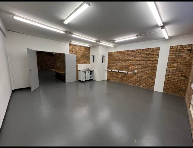 354M² WAREHOUSE TO LET IN STRIJDOMPARK